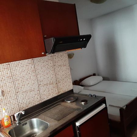 Hotel Kosmas Сарти Екстериор снимка