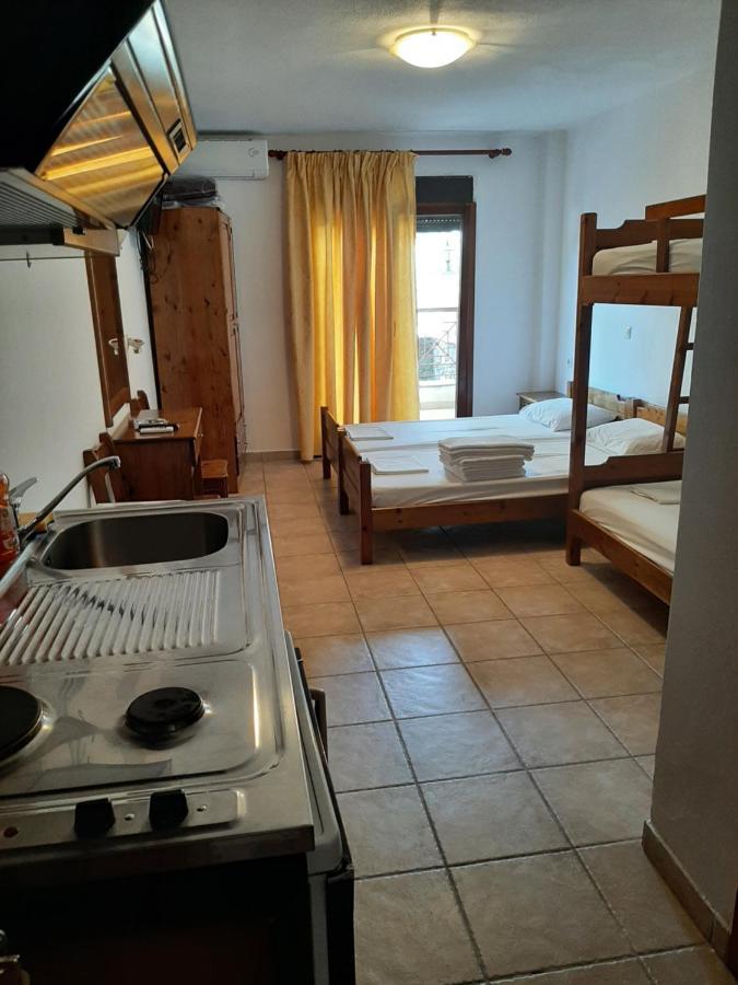 Hotel Kosmas Сарти Екстериор снимка