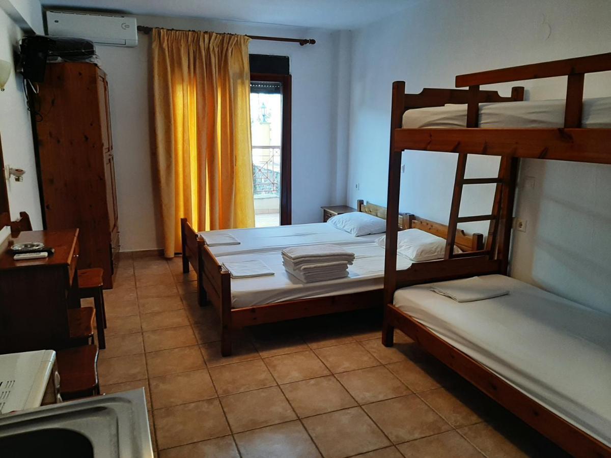 Hotel Kosmas Сарти Екстериор снимка