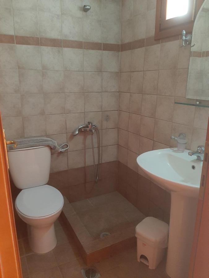 Hotel Kosmas Сарти Екстериор снимка