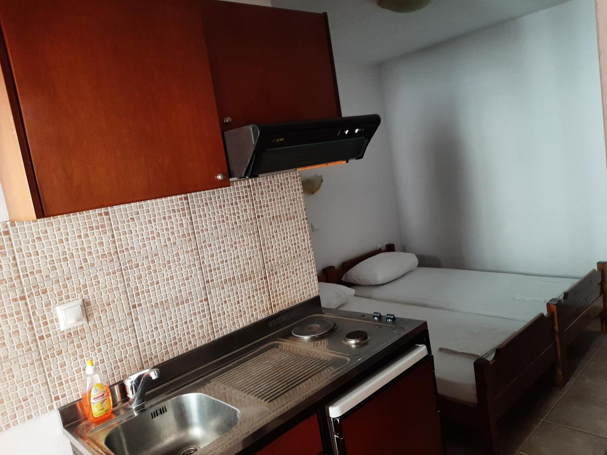 Hotel Kosmas Сарти Екстериор снимка