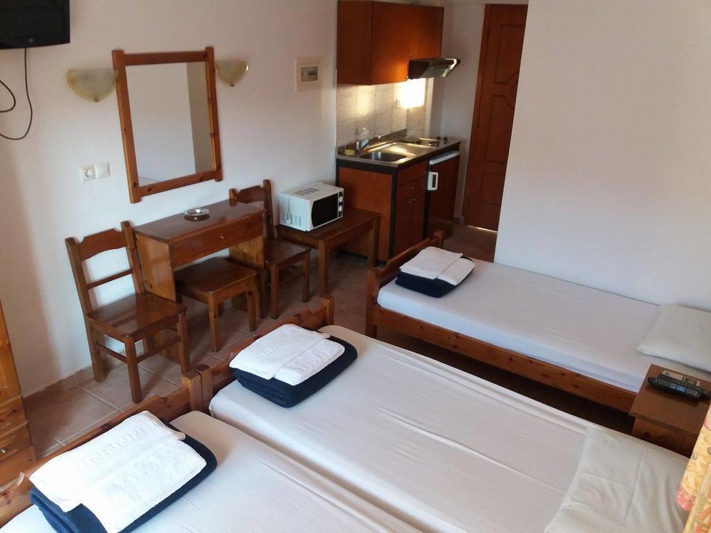 Hotel Kosmas Сарти Екстериор снимка