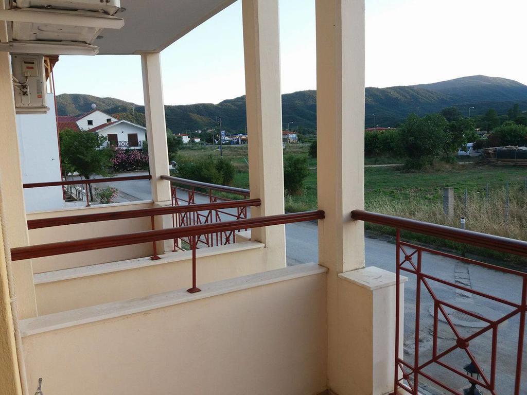 Hotel Kosmas Сарти Екстериор снимка