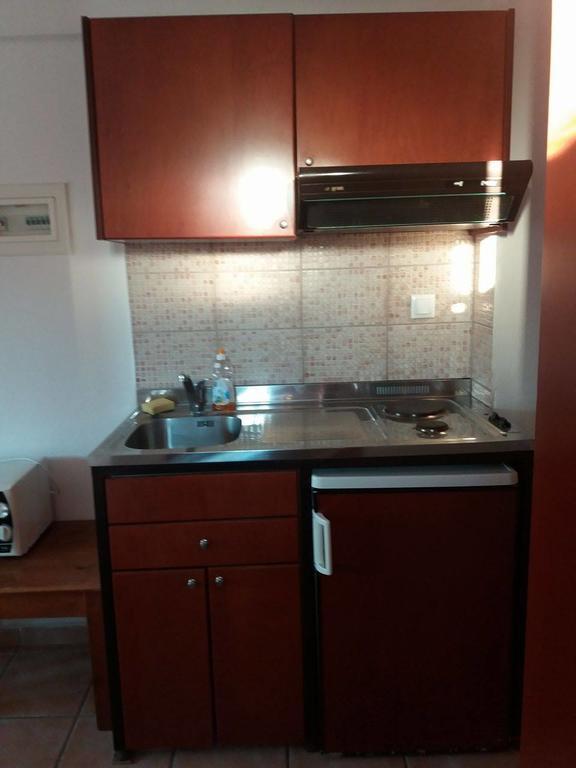 Hotel Kosmas Сарти Екстериор снимка