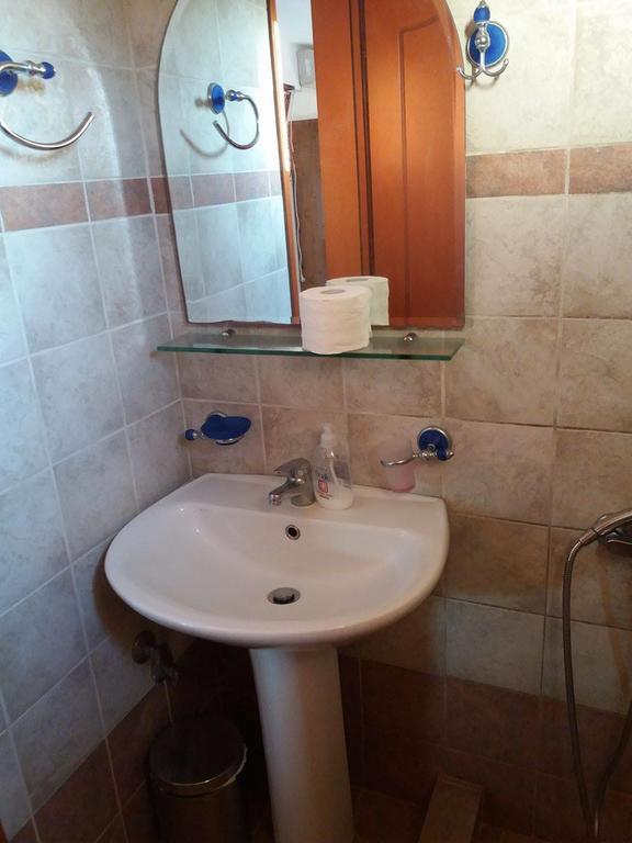 Hotel Kosmas Сарти Екстериор снимка