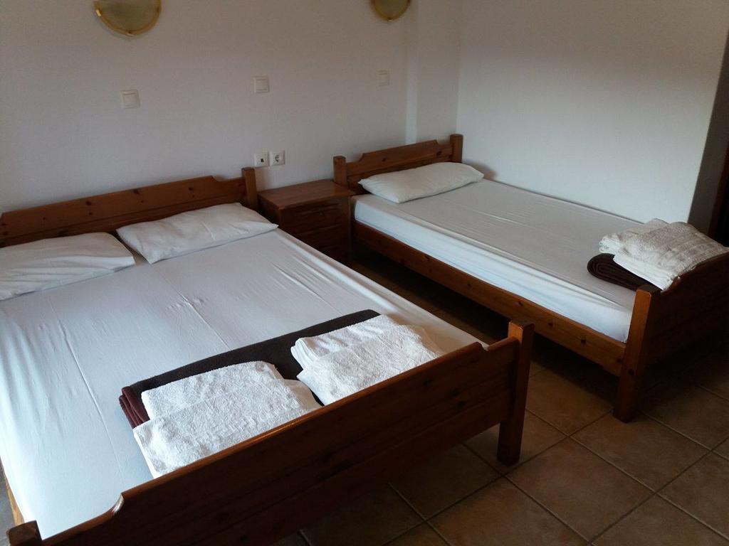 Hotel Kosmas Сарти Екстериор снимка