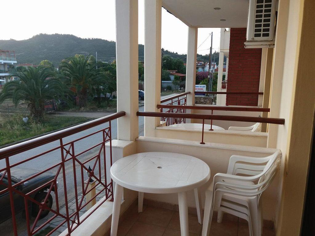 Hotel Kosmas Сарти Екстериор снимка