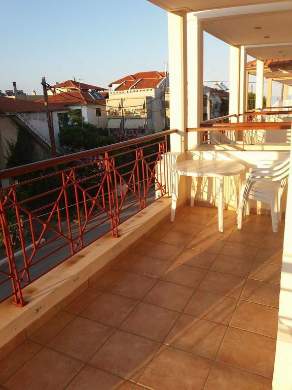 Hotel Kosmas Сарти Екстериор снимка